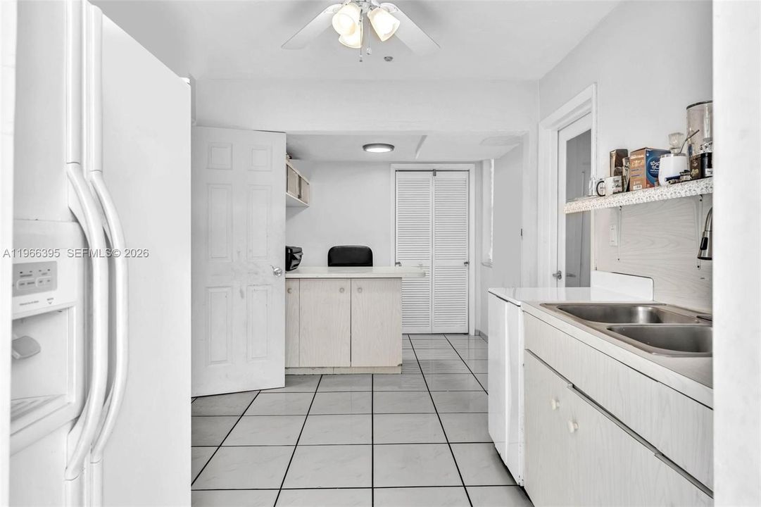 For Sale: $1,750,000 (2 beds, 2 baths, 1920 Square Feet)