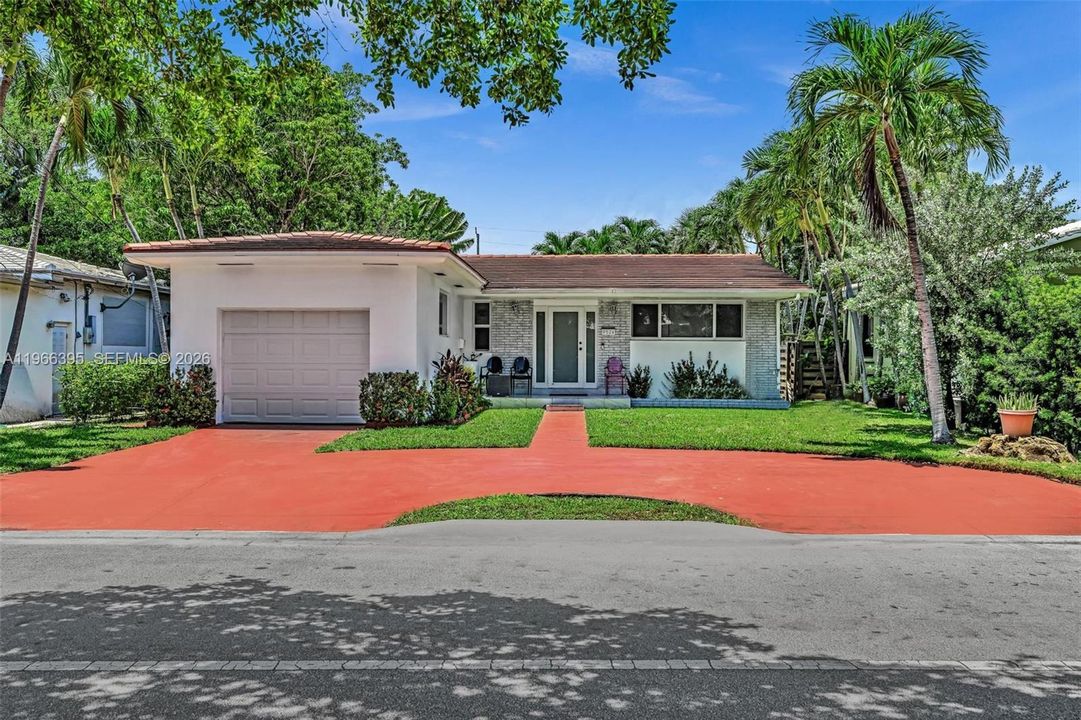 For Sale: $1,750,000 (2 beds, 2 baths, 1920 Square Feet)