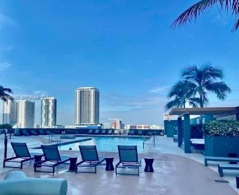 En Venta: $299,000 (0 camas, 1 baños, 503 Pies cuadrados)