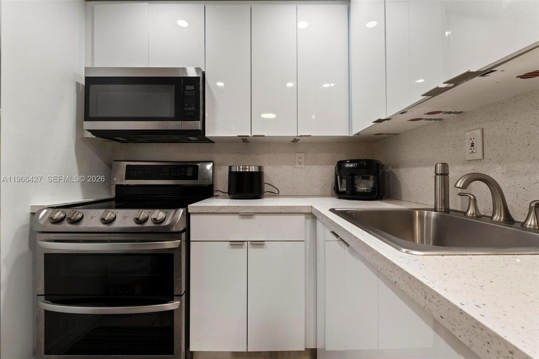 En Venta: $210,000 (2 camas, 1 baños, 770 Pies cuadrados)