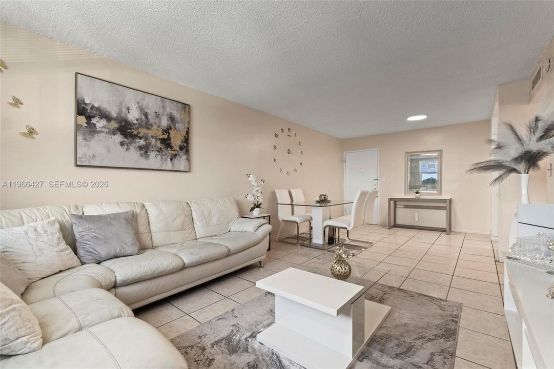 En Venta: $210,000 (2 camas, 1 baños, 770 Pies cuadrados)