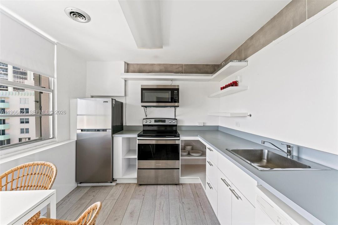 For Sale: $390,000 (0 beds, 1 baths, 544 Square Feet)