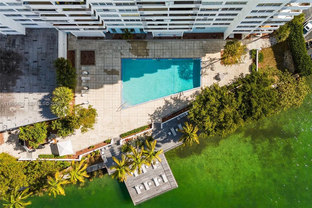 For Sale: $390,000 (0 beds, 1 baths, 544 Square Feet)