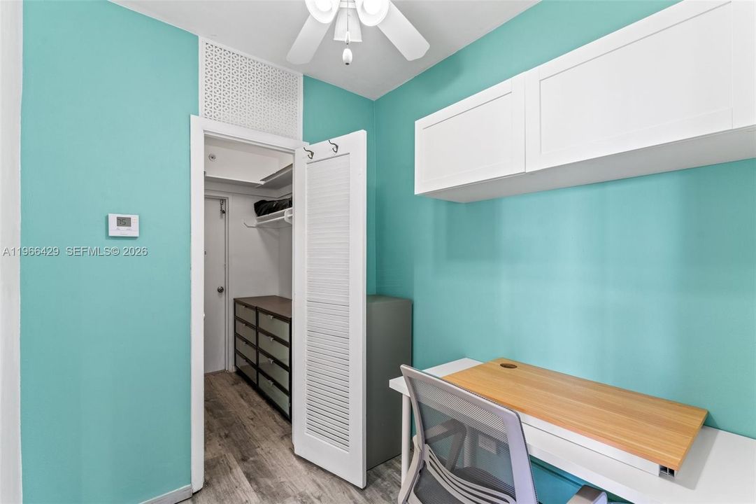 For Sale: $390,000 (0 beds, 1 baths, 544 Square Feet)