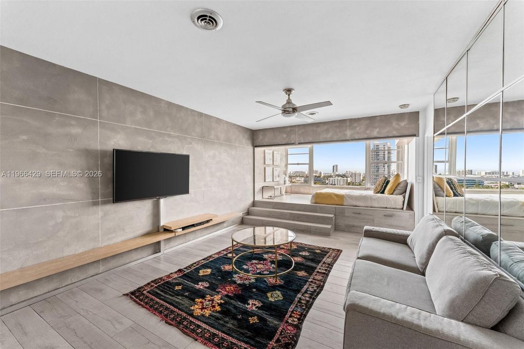 For Sale: $390,000 (0 beds, 1 baths, 544 Square Feet)