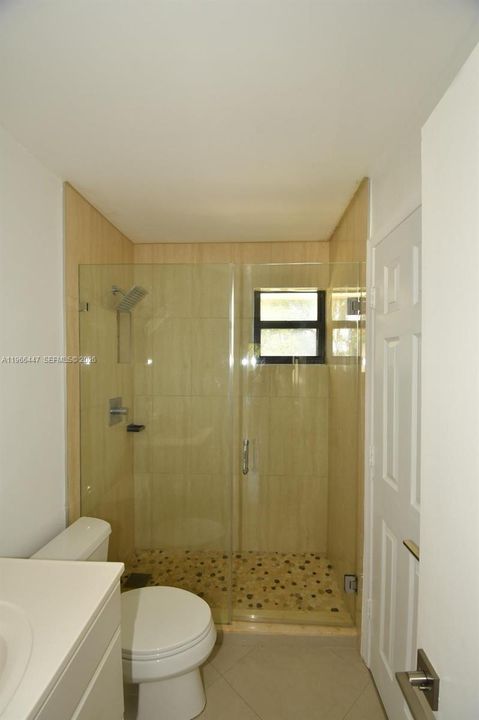 На продажу: $319,999 (2 спален, 1 ванн, 1054 Квадратных фут)