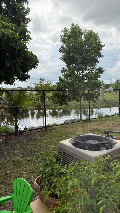 待售: $329,000 (2 贝兹, 2 浴室, 967 平方英尺)