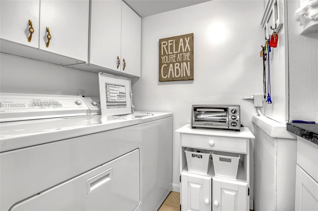 На продажу: $145,000 (2 спален, 1 ванн, 935 Квадратных фут)