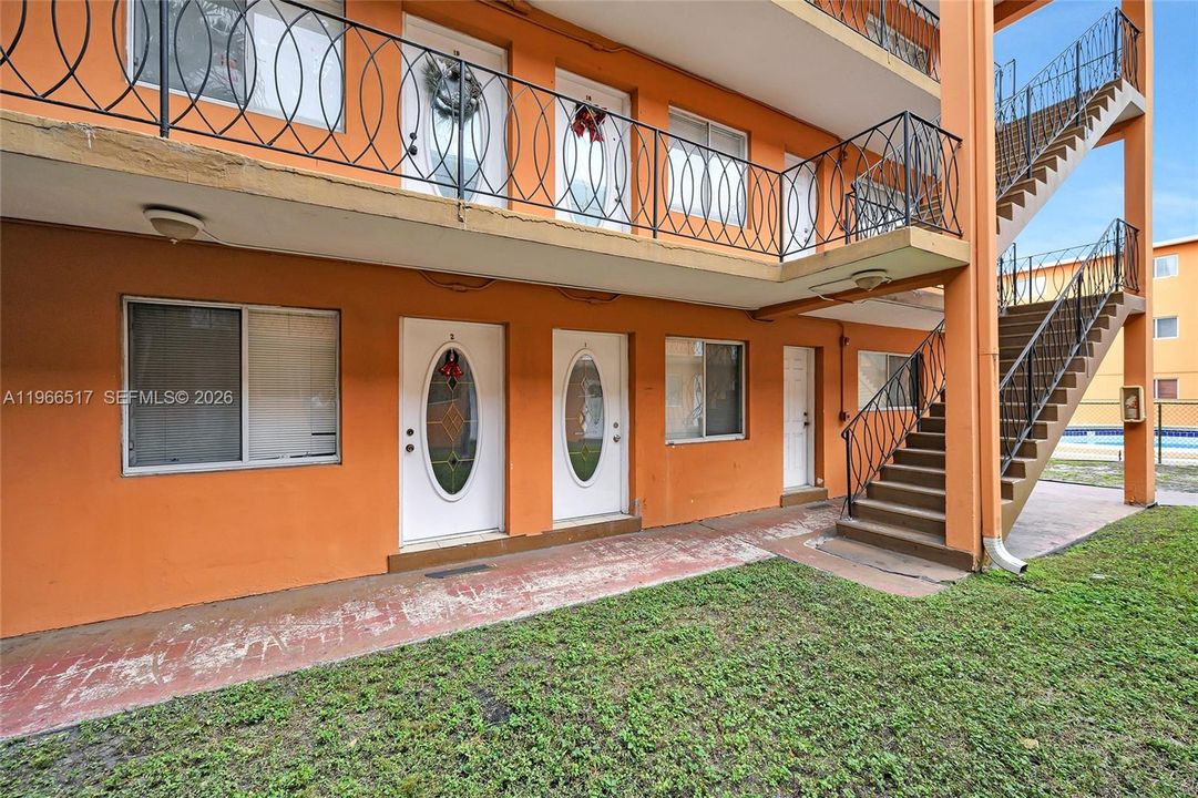 Под контрактом: $210,000 (2 спален, 1 ванн, 646 Квадратных фут)