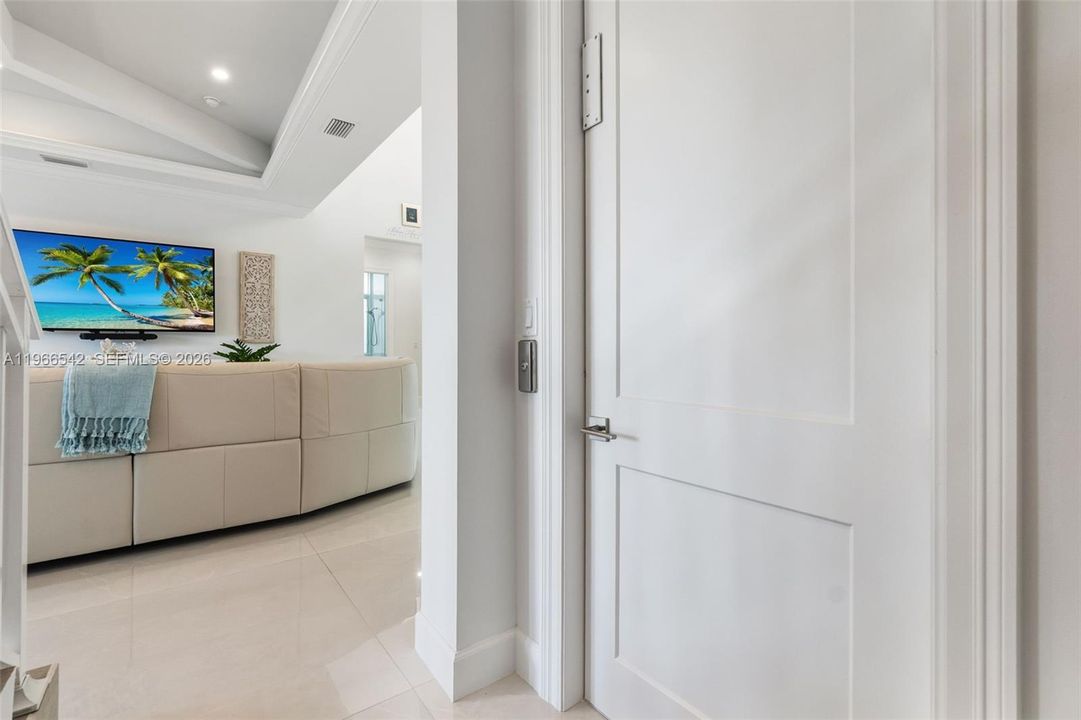 На продажу: $2,995,000 (4 спален, 4 ванн, 3336 Квадратных фут)