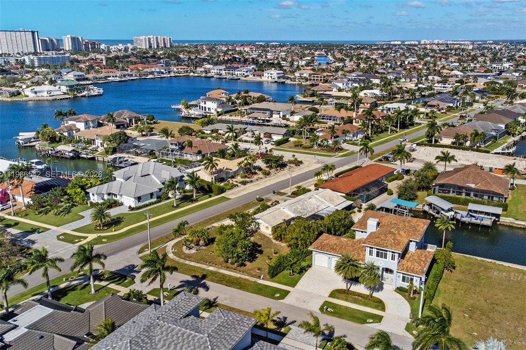 На продажу: $2,995,000 (4 спален, 4 ванн, 3336 Квадратных фут)