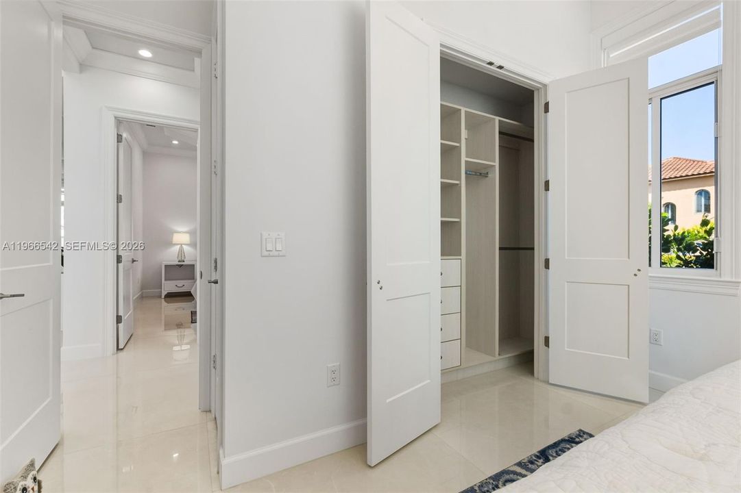 На продажу: $2,995,000 (4 спален, 4 ванн, 3336 Квадратных фут)
