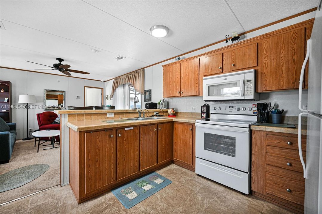Activo con contrato: $155,000 (2 camas, 1 baños, 696 Pies cuadrados)