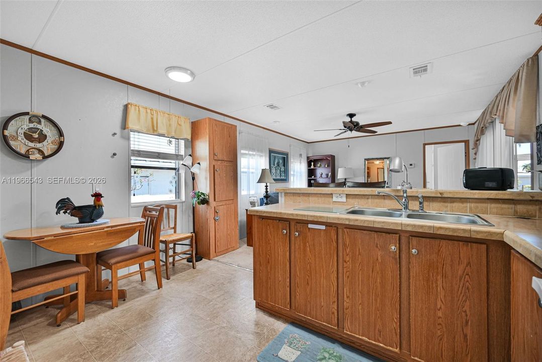 Activo con contrato: $155,000 (2 camas, 1 baños, 696 Pies cuadrados)