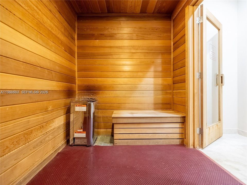 Activo con contrato: $6,500 (4 camas, 4 baños, 2878 Pies cuadrados)