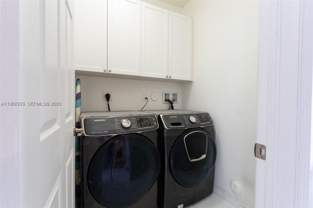 Activo con contrato: $6,500 (4 camas, 4 baños, 2878 Pies cuadrados)
