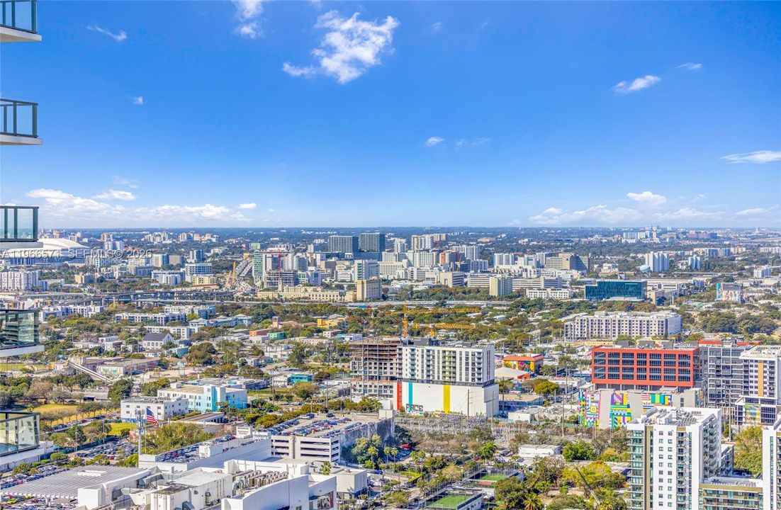 合同活跃: $20,000 (4 贝兹, 5 浴室, 2582 平方英尺)