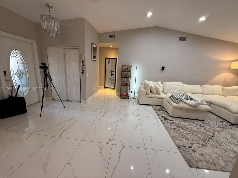 В аренду: $5,675 (4 спален, 2 ванн, 2175 Квадратных фут)