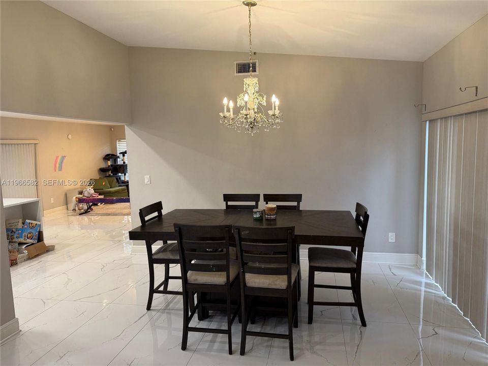 В аренду: $5,675 (4 спален, 2 ванн, 2175 Квадратных фут)