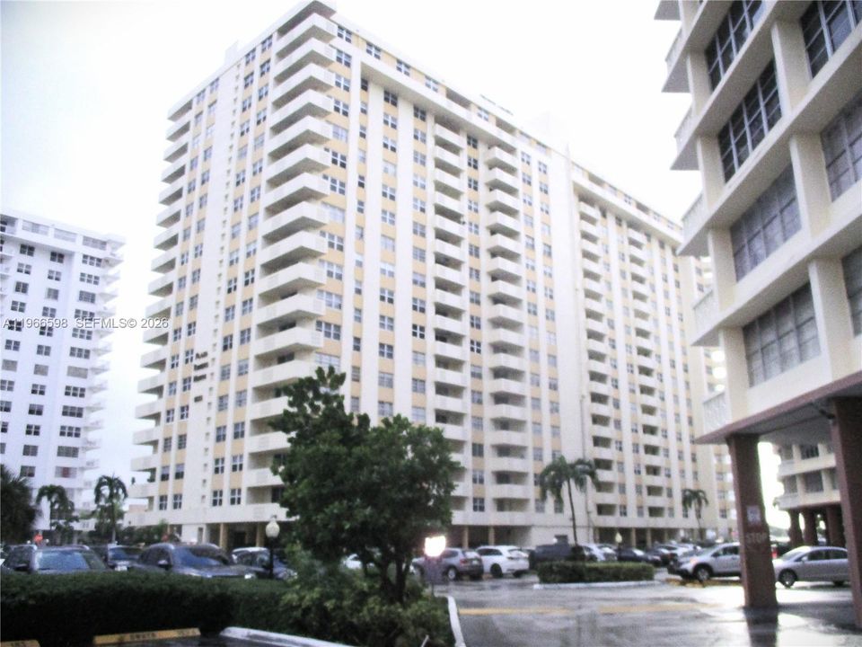 Vendido Recientemente: $149,900 (1 camas, 1 baños, 677 Pies cuadrados)
