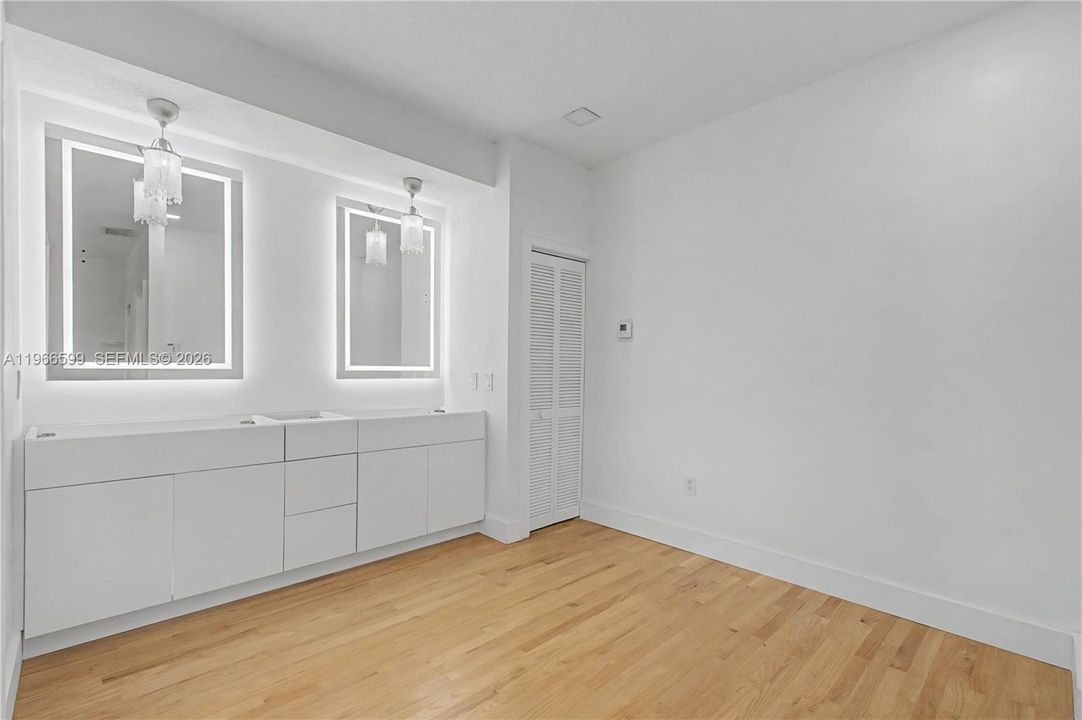 For Sale: $1,500,000 (5 beds, 4 baths, 3299 Square Feet)