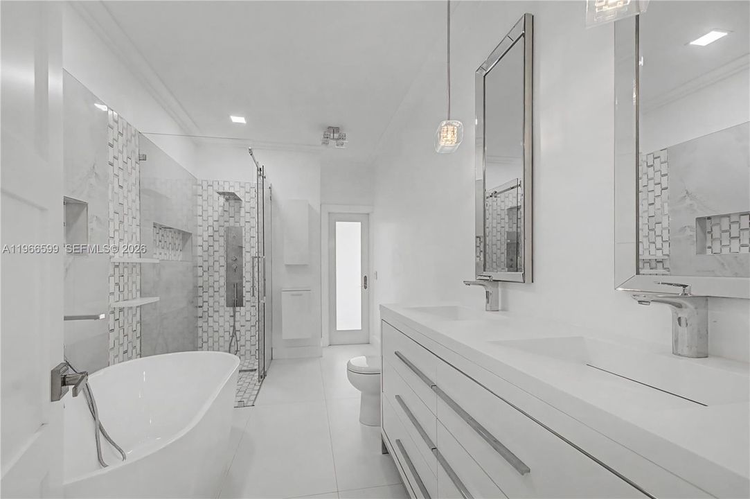 For Sale: $1,500,000 (5 beds, 4 baths, 3299 Square Feet)