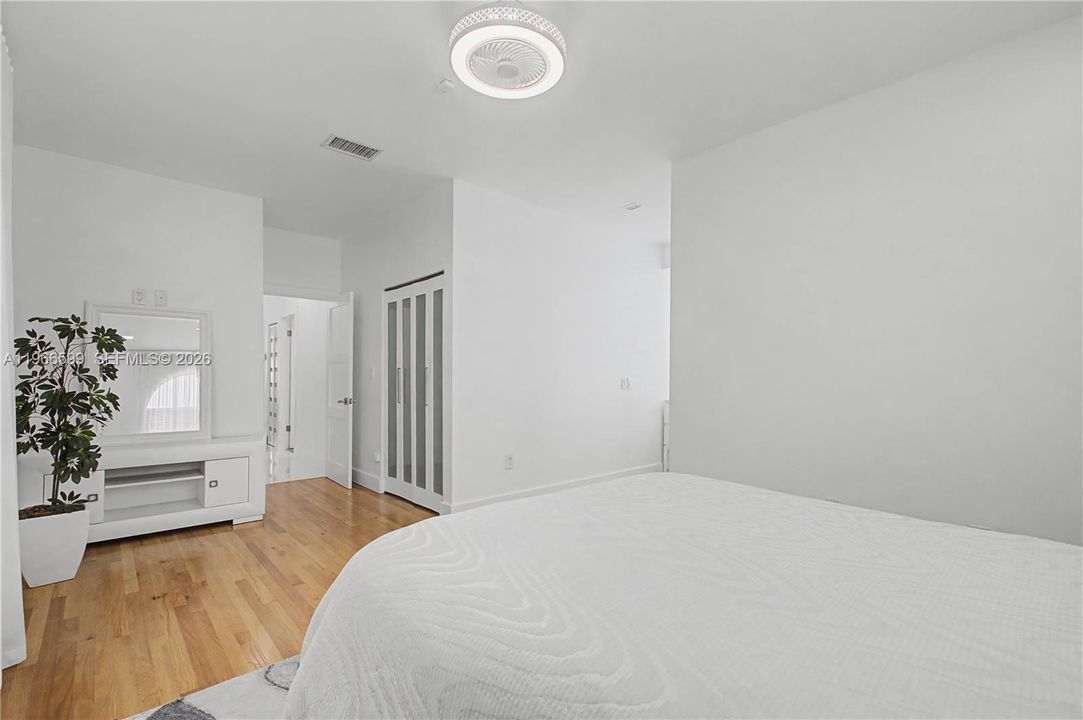 For Sale: $1,500,000 (5 beds, 4 baths, 3299 Square Feet)