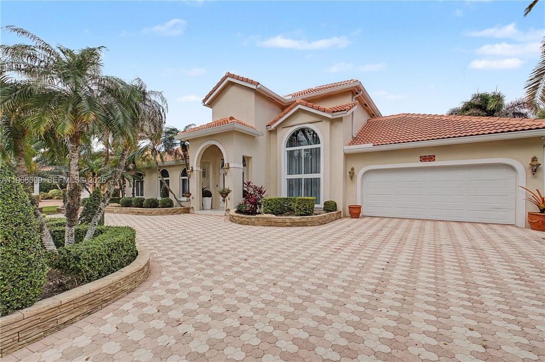 For Sale: $1,500,000 (5 beds, 4 baths, 3299 Square Feet)