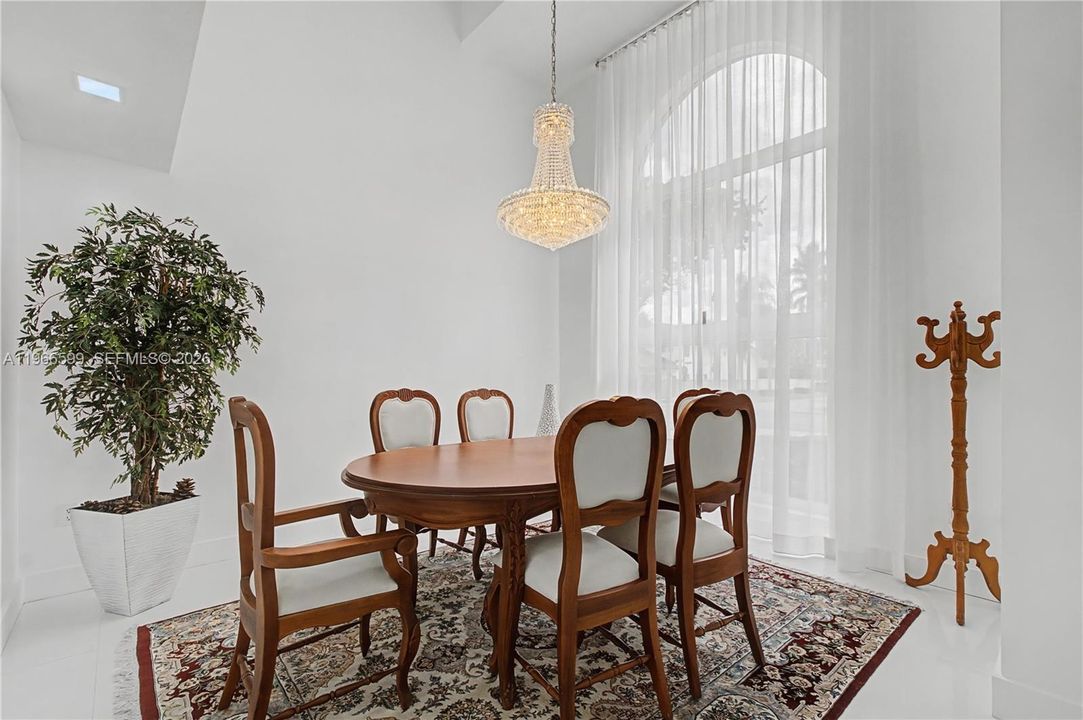 For Sale: $1,500,000 (5 beds, 4 baths, 3299 Square Feet)