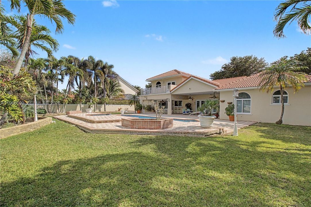 For Sale: $1,500,000 (5 beds, 4 baths, 3299 Square Feet)