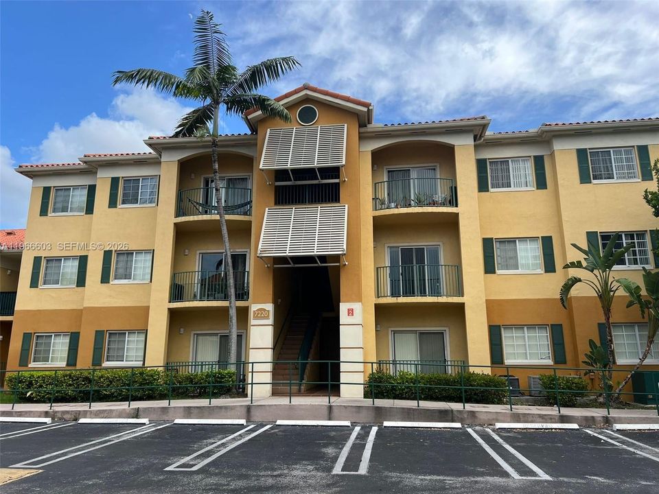 En Venta: $360,000 (2 camas, 2 baños, 870 Pies cuadrados)