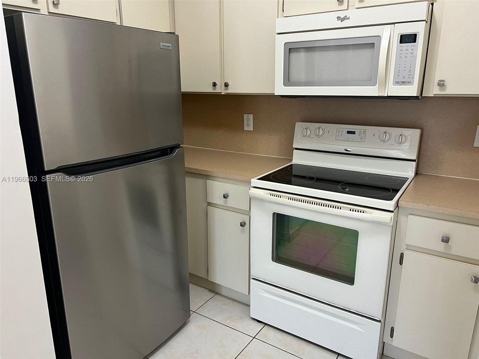 En Venta: $360,000 (2 camas, 2 baños, 870 Pies cuadrados)