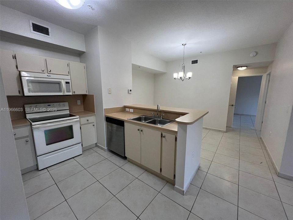 En Venta: $360,000 (2 camas, 2 baños, 870 Pies cuadrados)