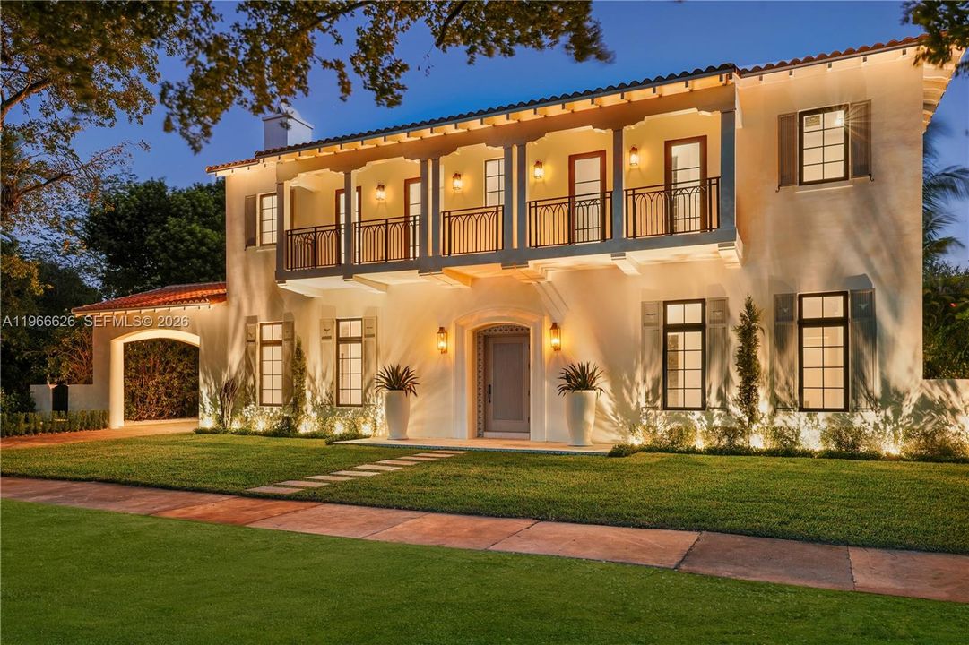 Recently Sold: $5,250,000 (6 beds, 6 baths, 4455 Square Feet)