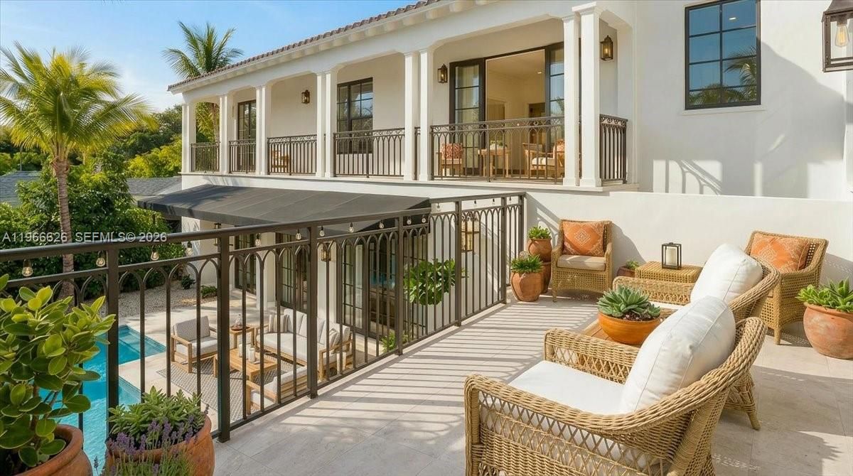 Recently Sold: $5,250,000 (6 beds, 6 baths, 4455 Square Feet)