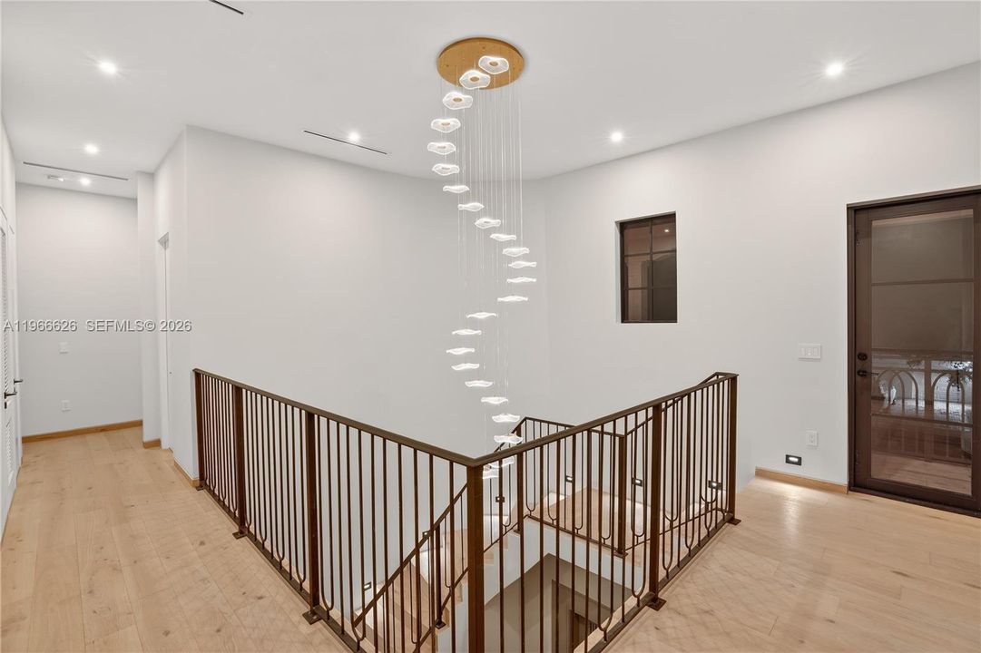 Recently Sold: $5,250,000 (6 beds, 6 baths, 4455 Square Feet)