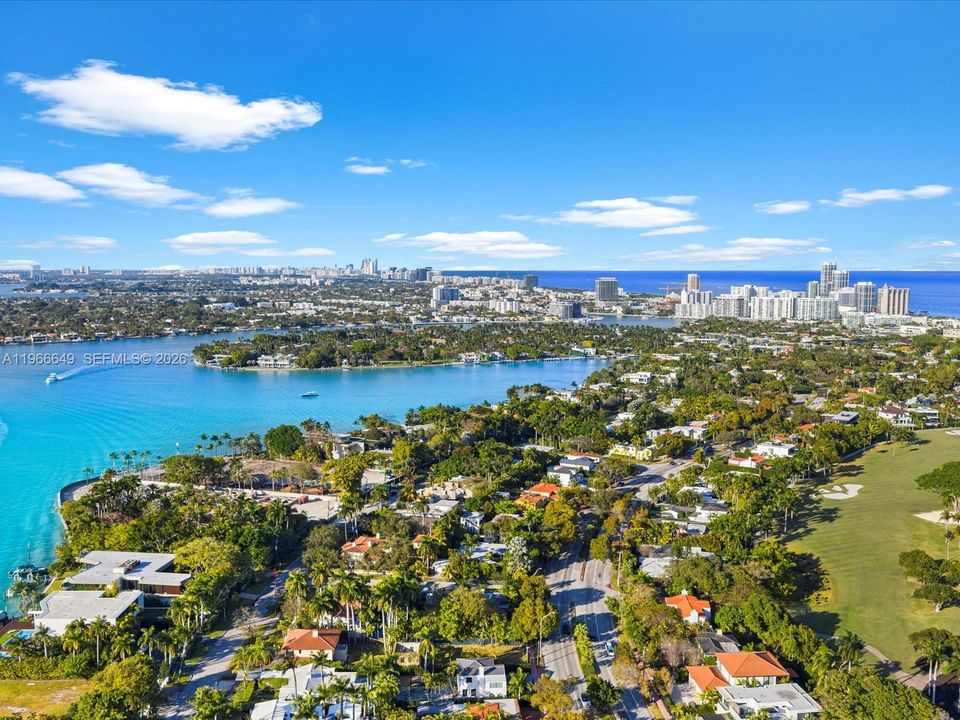 На продажу: $2,500,000 (0.17 acres)