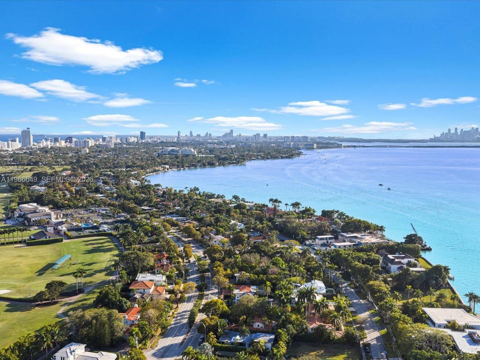 На продажу: $2,500,000 (0.17 acres)