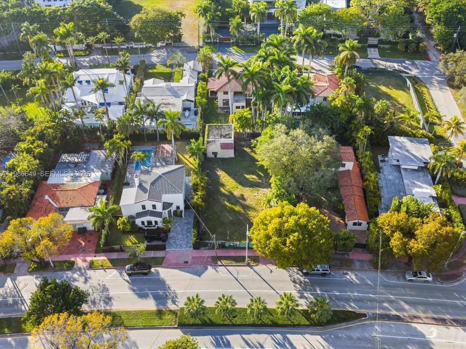 На продажу: $2,500,000 (0.17 acres)
