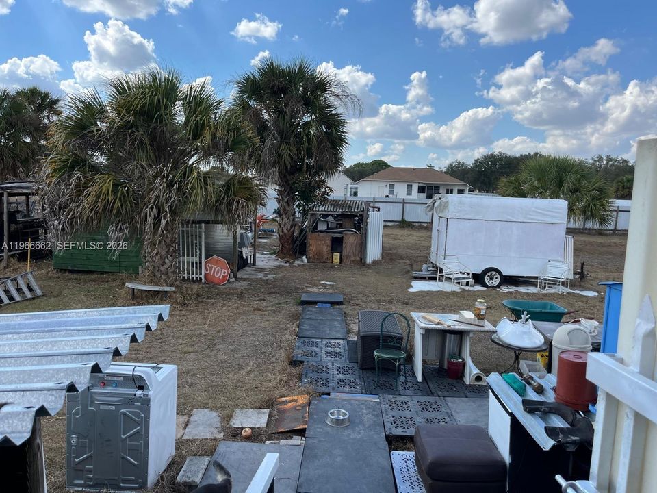 For Sale: $189,000 (2 beds, 1 baths, 640 Square Feet)