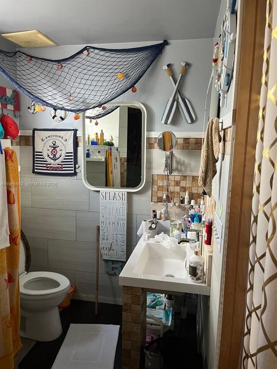 For Sale: $189,000 (2 beds, 1 baths, 640 Square Feet)