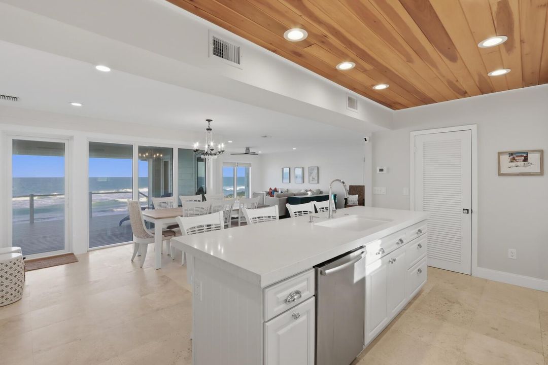 1031 SE MacArthur Blvd Stuart-large-011-
