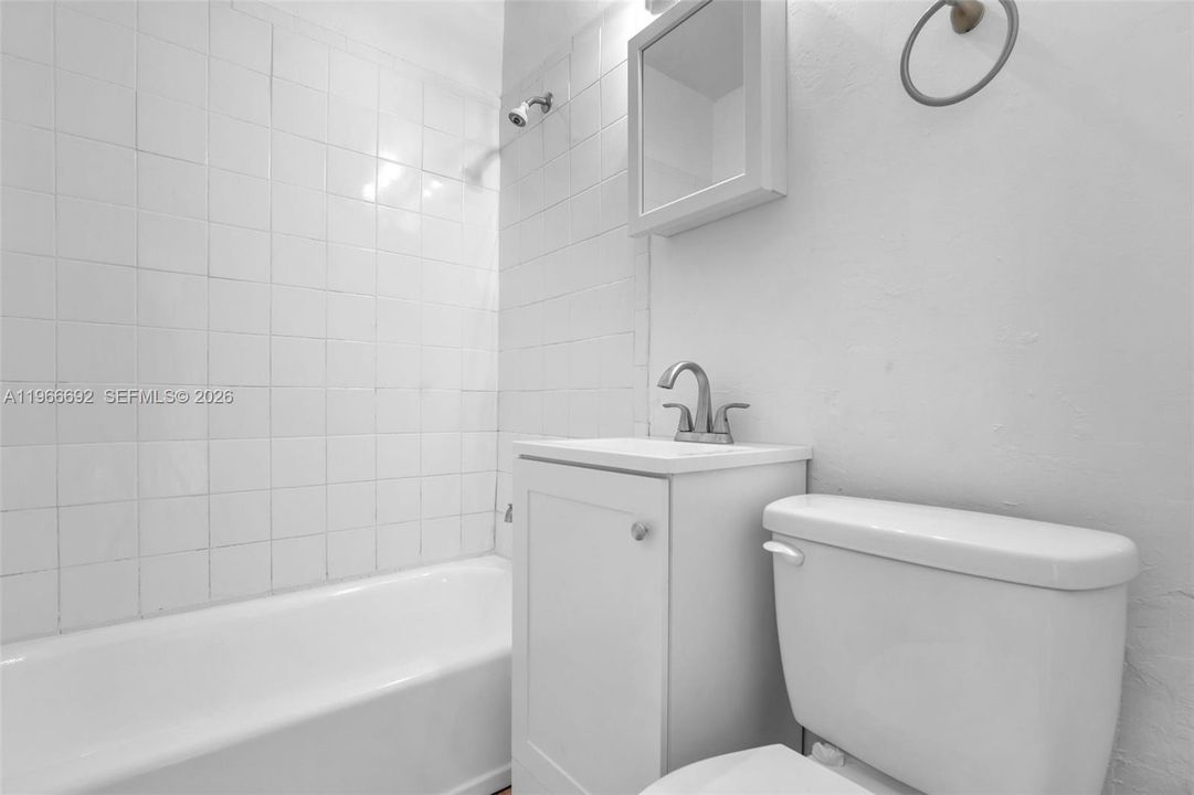 Activo con contrato: $2,900 (4 camas, 2 baños, 0 Pies cuadrados)