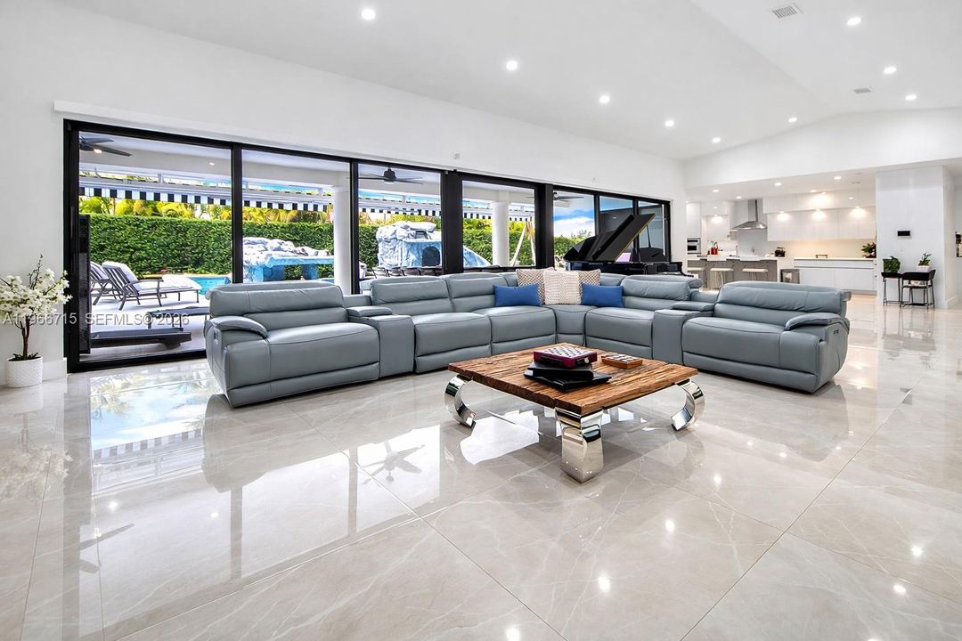 На продажу: $2,995,000 (5 спален, 5 ванн, 3754 Квадратных фут)