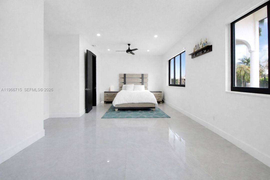 На продажу: $2,995,000 (5 спален, 5 ванн, 3754 Квадратных фут)
