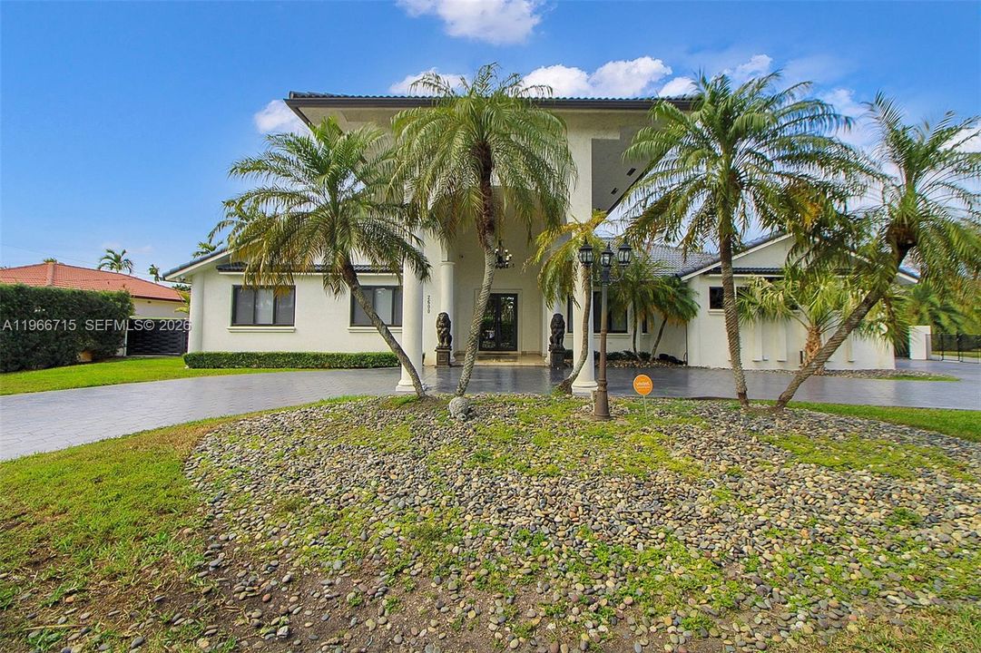 На продажу: $2,995,000 (5 спален, 5 ванн, 3754 Квадратных фут)