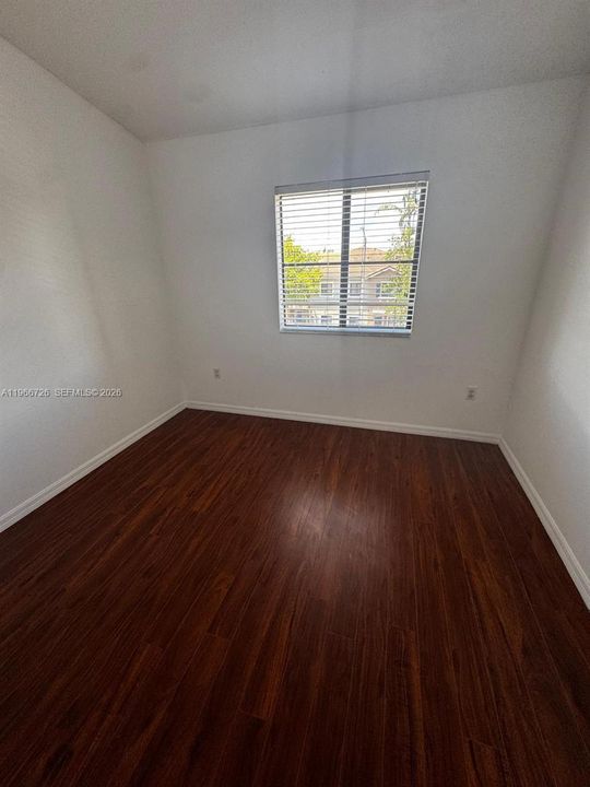 For Sale: $280,000 (2 beds, 2 baths, 817 Square Feet)