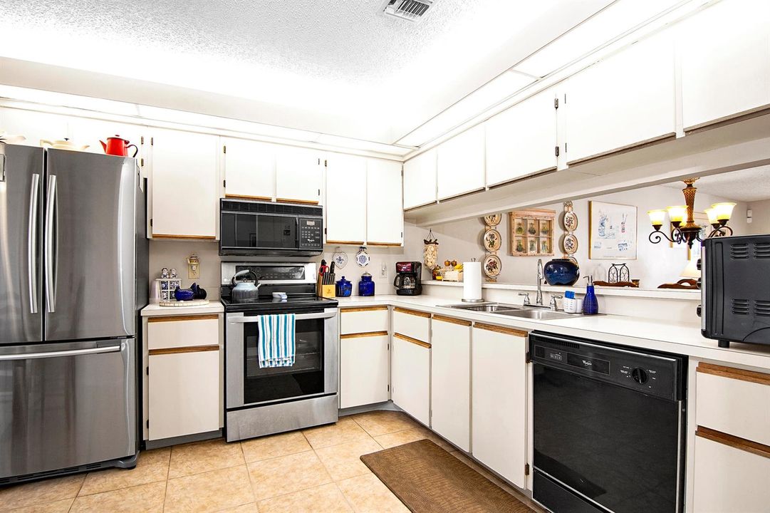 6189 Riverwalk_Unit 2_003