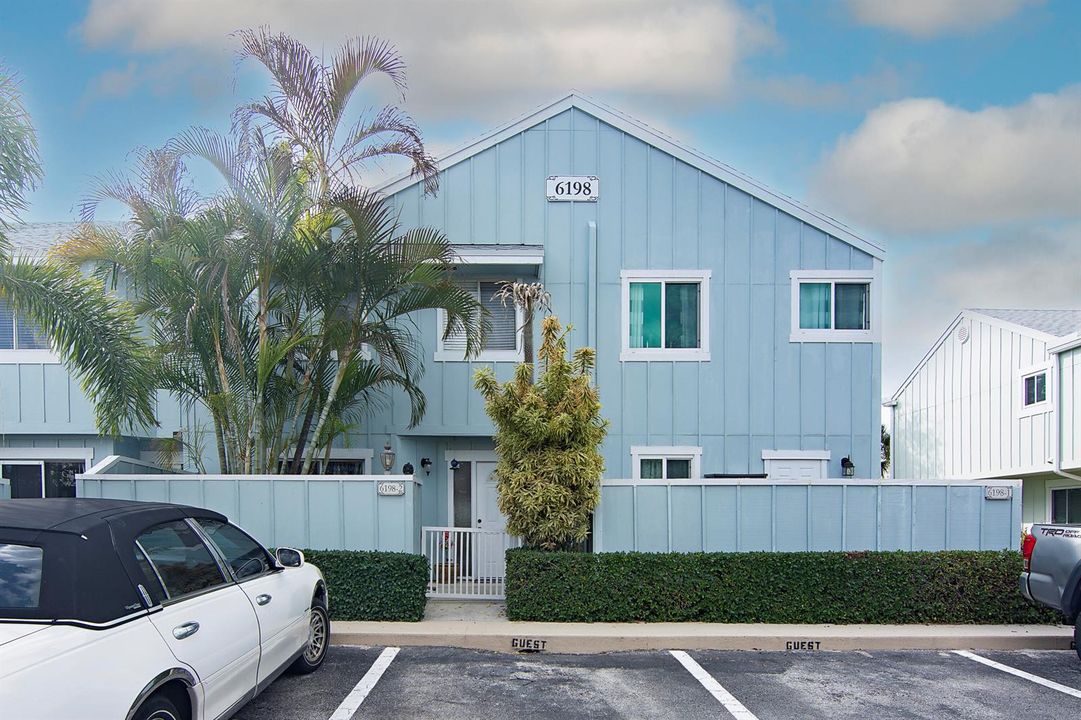 6189 Riverwalk_Unit 2_001