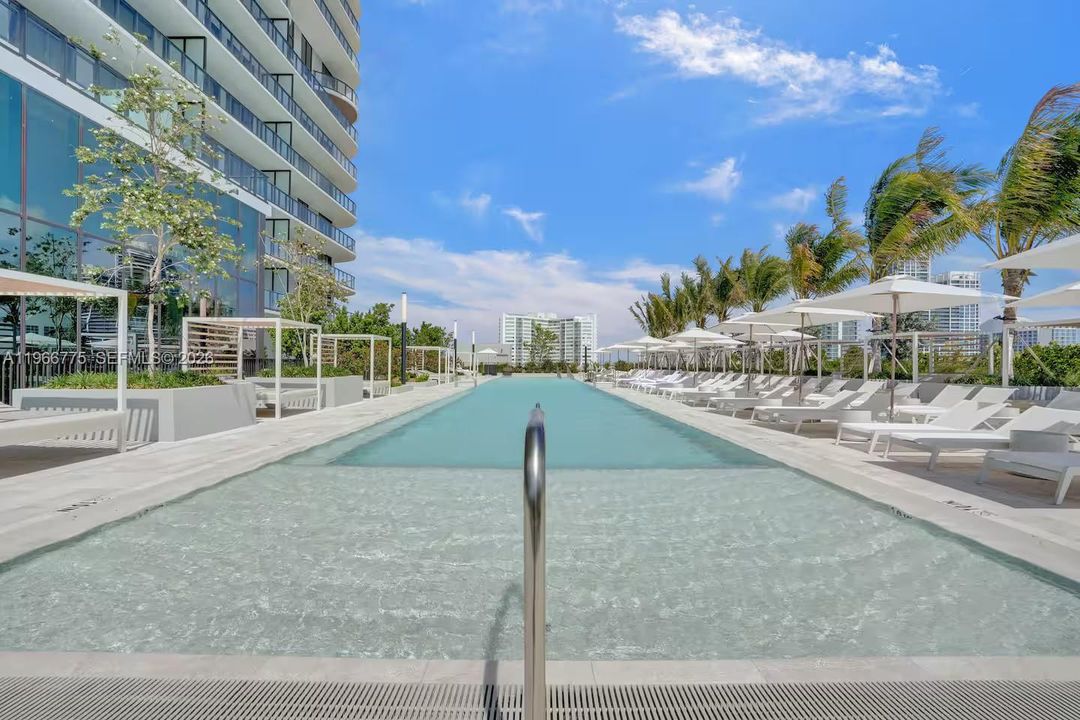 For Sale: $785,000 (1 beds, 1 baths, 488 Square Feet)